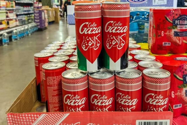 Rrjeti italian i supermarketeve ndalon shitjen e produkteve izraelite dhe fillon shitjen e “Gaza Cola”