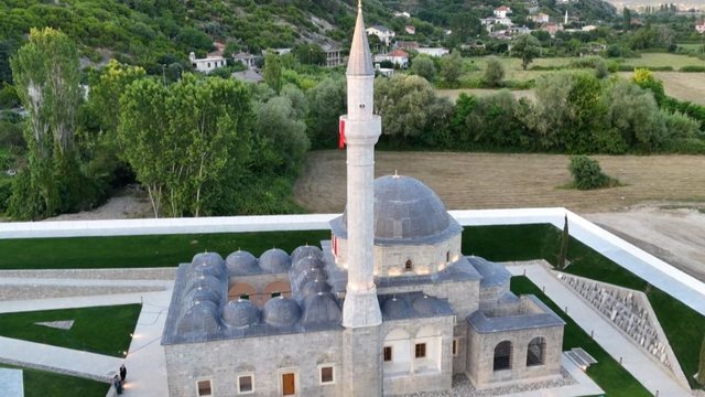 Hapet Xhamia e Plumbit në Shkodër! E renditur si një nga më të bukurat në botë