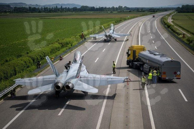 Finlanda “i tregon forcën” Rusisë, avionët luftarakë ulen në mes të autostradës