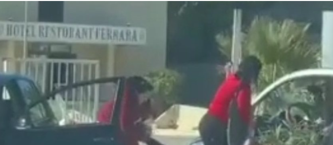 Sherr mes dy υaj zave në Tiranë, kaρen prej fΙokësh!