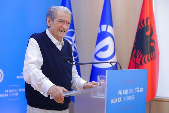 “Në 54 vite punë kam vetëm një apartament dhe 100,000 euro kursime”, Sali Berisha për dosjen “Partizani”: Fund e krye piramidë mashtrimi