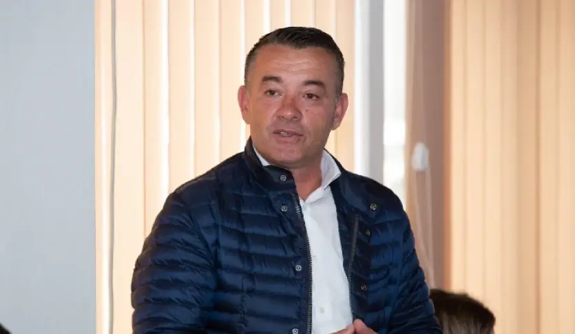 Isufi para 1 viti i arrestoi nipin! Bedinaj montoi ngjarjen e kamarierit për hakmarrje?