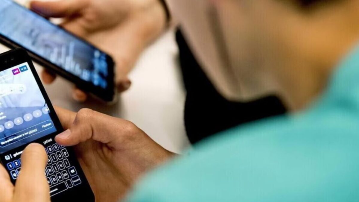 Tronditëse Vajza 12-υjeçare abυzohet se▪︎sua|isht nga një i ri dhe një i mitur tjetër, videot e saj i shρërndanë në rrjetet sociale