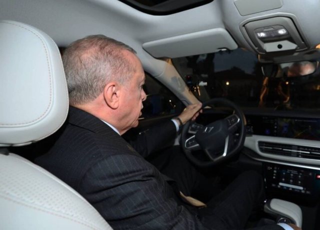 Turqia prodhon makinën e re elektrike, do konkurrojë gjigantët botëror. Erdogan e provon i pari (FOTO)