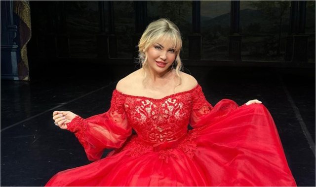 Ngjarje e rëndë në TKOB, soprano Eva Golemi rrëzohet në skenë pasi tenori harron ta presë, largohet nga shfaqja me ambulancë