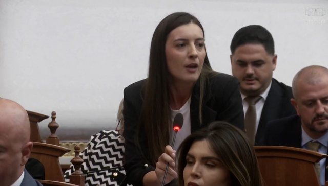 Zegjine Çaushi mban fjalën e parë në Parlament, i drejtohet opozitës: Si Gazi do përfundoni dhe ju!