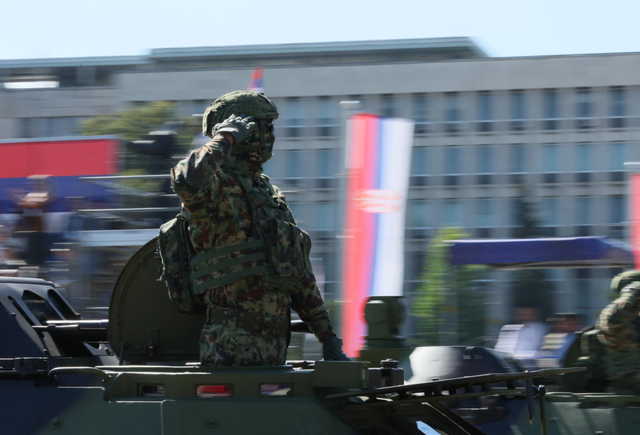 Turpërohet Vuçiç, i ndodh ajo që s’do donte ta shihte në paradën e forcave të armatosura