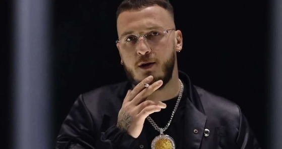 Kineze apo origjinaIe? Policia tregon se sa kushtuan orët e këngëtarit Mozzik