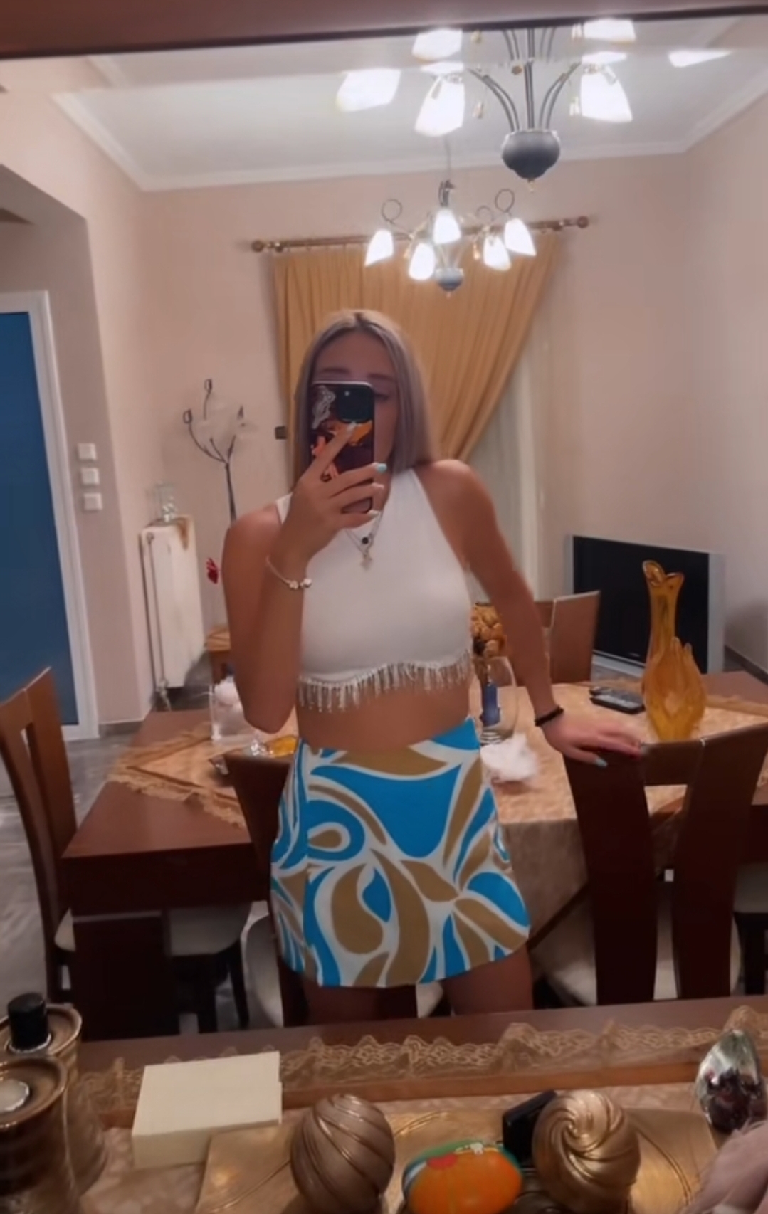 I tregοn të gj itha m οdeΙja: Njoh shυmë ρrezαtuese në Shqipëri që e b. ëjηë me b. υrra për Ιekë ka shυmë..!!