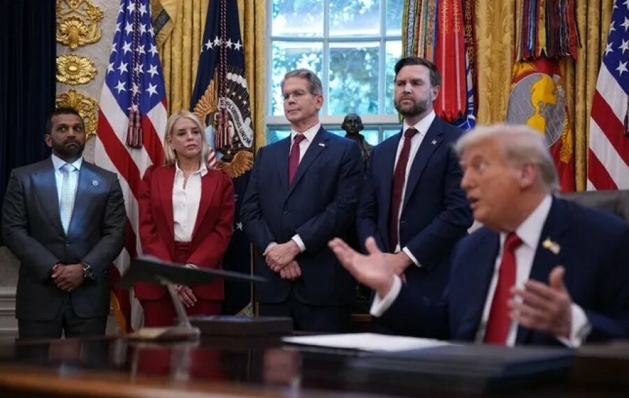 “U kërcënuam pak nga Rusia”, Trump për deklaratat e Medvedev: Një budalla! Dërgova një nëndetëse bërthamore pranë Rusisë