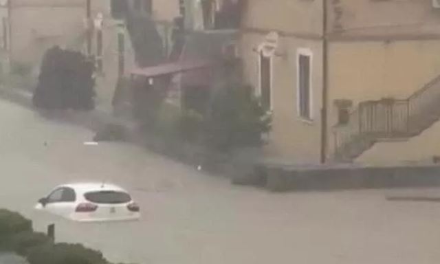 Moti i keq ‘mbërthen’ Italinë, përmbytje dhe dëme të shumta, rrezikohet edhe Venecia