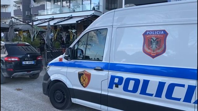 Tenton të vjedhë një shtëpi në Tiranë, por i riu kapet nga i zoti dhe rrihet keq fare