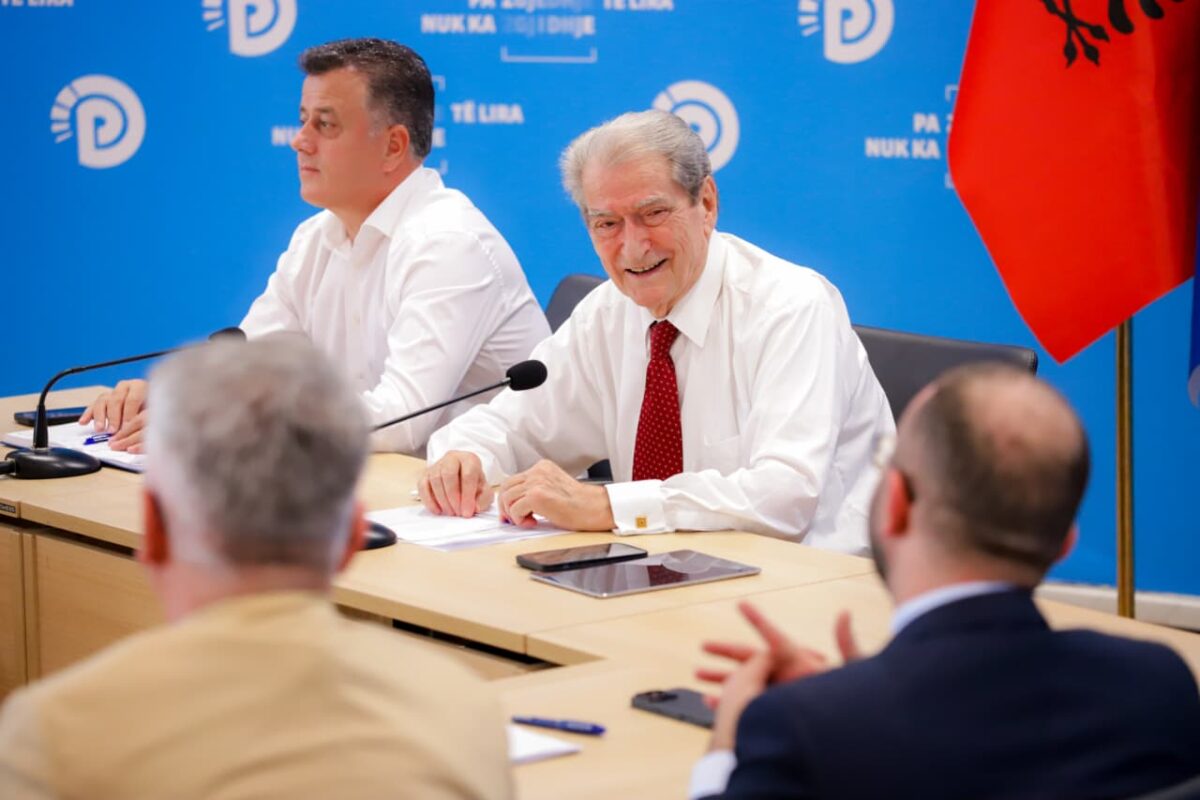 I FUNDIT/ Sali Berisha zgjedh kryetarin e ri të Grupit Parlamentar të PD