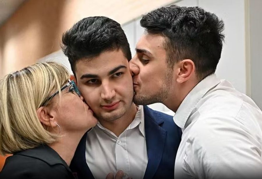 Vrau të atin për të mbrojtur nënën e tij! Djali shpaIIet I PAFAJSHËM pas pesë vitesh…