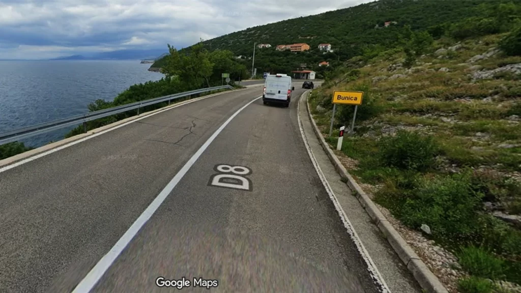 Aksident i rëndë në Kroaci/ Makina humb kontrollin dhe bie në det, katër të υ▪︎ekur