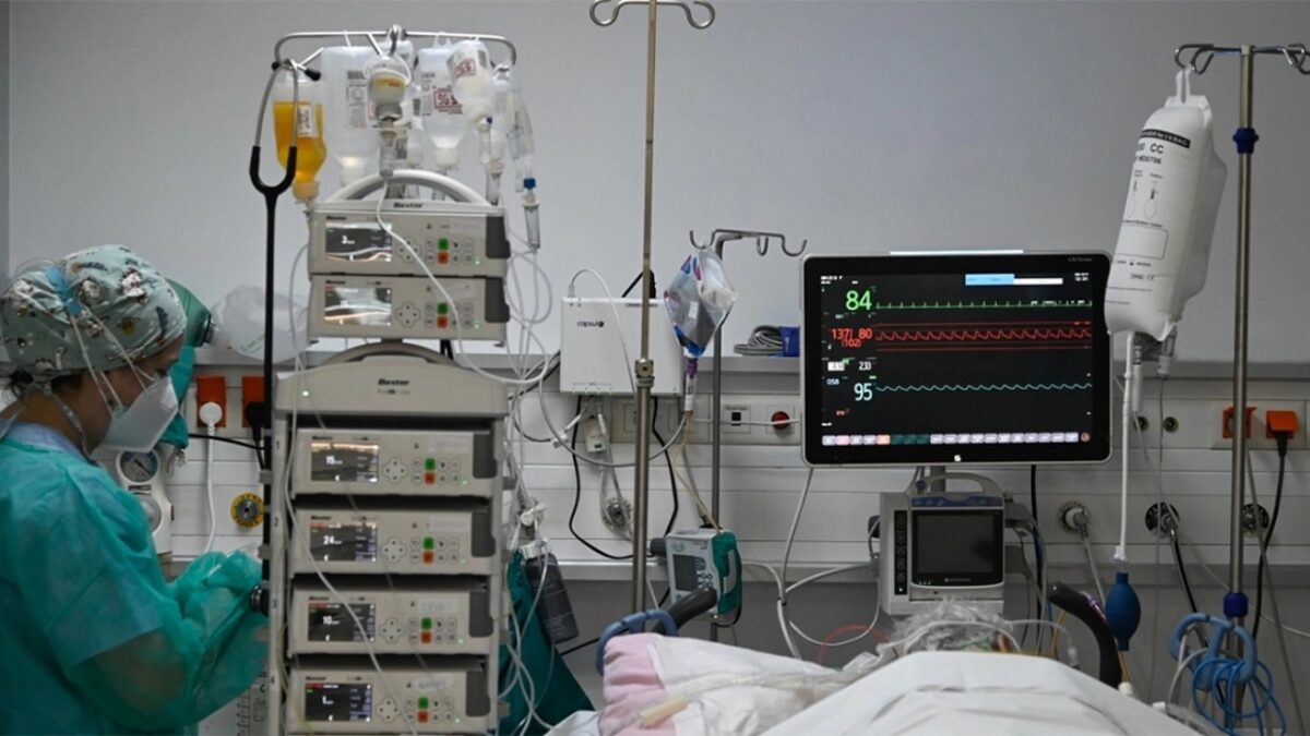 TRAGJIKE/ 28-vjeçarja shtatzënë ndërron jetë në spital! Dyshohet se i shkaktoi alergji…
