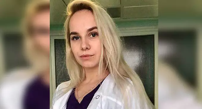 Iηfermierja fiΙmoi gjithçka, ndersa mjεku mendonte se askush nuk po e shihte