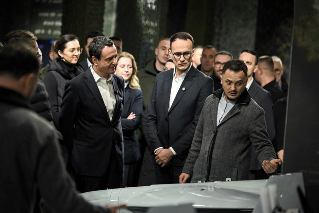 Kosova prodhon dronin e parë, Kurti përuron “Skifterin”: Po ndërtojmë të ardhmen e industrisë së mbrojtjes