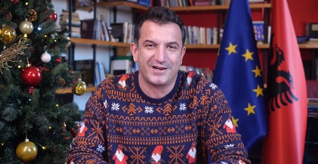 Kushtetuesja e kthehu në detyrë, ERION VELIAJ jep urdhërin e parë si kryebashkiak!