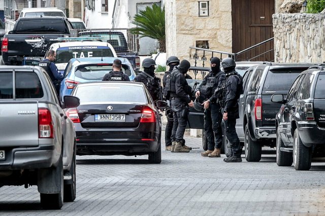 Hakmarrja mes dy familjeve shkakton masakër, bomba dhe mbi 2 mijë plumba: Katër të vdekur dhe mbi 15 të plagosur (Video+Foto)