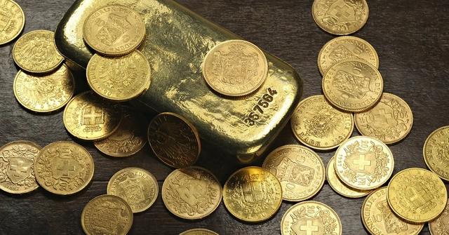 Po gërmonte për një pishinë, burri në Francë gjen një thesar me ar në kopshtin e tij. Policia ia lejon ta mbajë