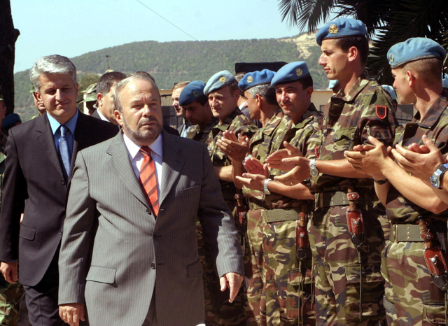 “Kishte stil të çlirët, gazetarët shpesh trajtoheshin me biseda miqësore dhe një gotë uiski”, The Guardian: Nekrologji për Fatos Nanon