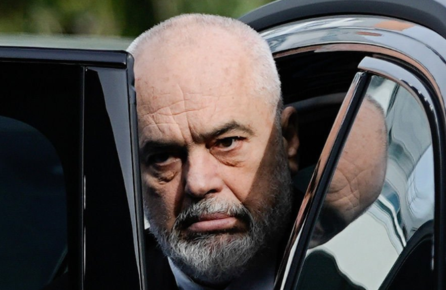 “Paketa e Maleve”: 56 kryebashkiakë refuzojnë Edi Ramën