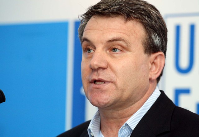 Ju del emri si spiun i sherbimeve sekrete! Arben Malaj i pervishet Baton Haxhiut dhe i zbulon detajet e renda