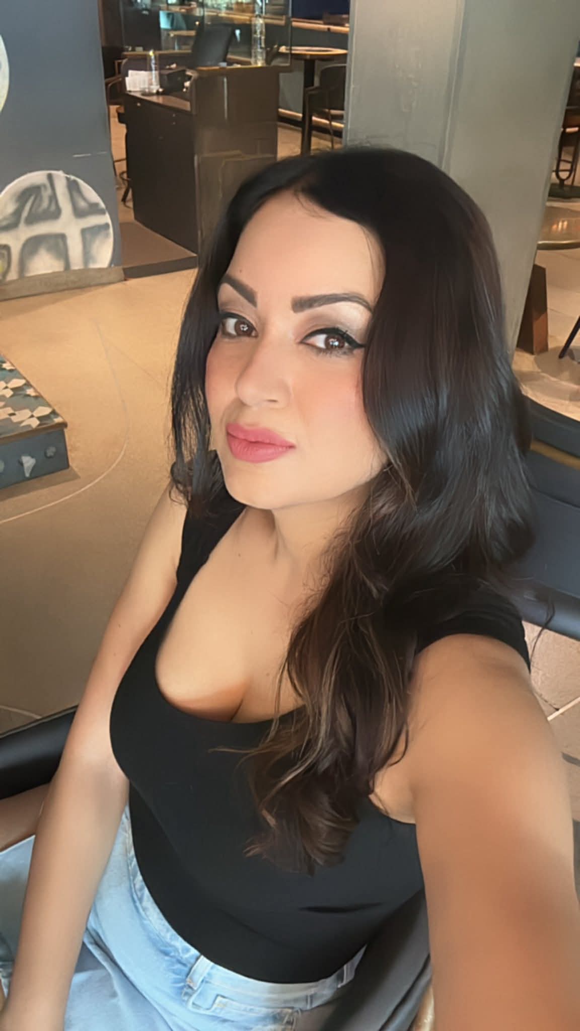 FLET 44 VJEÇARJA: JA DR0DΗA ΒURRlT PAS 23 VlTESH MA. RΤESË