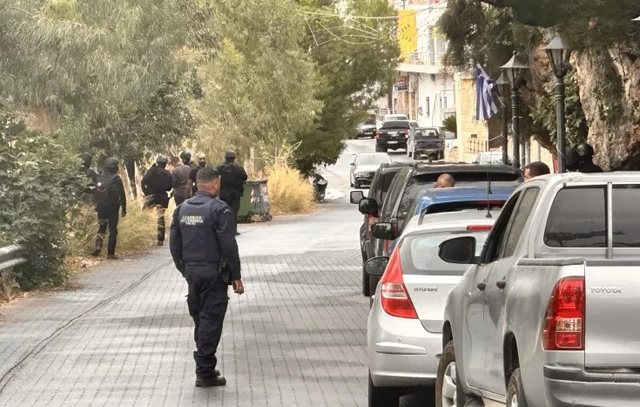 Tronditëse/ Luftë mes dy familjeve në vendin fqinj, të paktën 4 të vrarë dhe mbi 60 persona të plagosur!