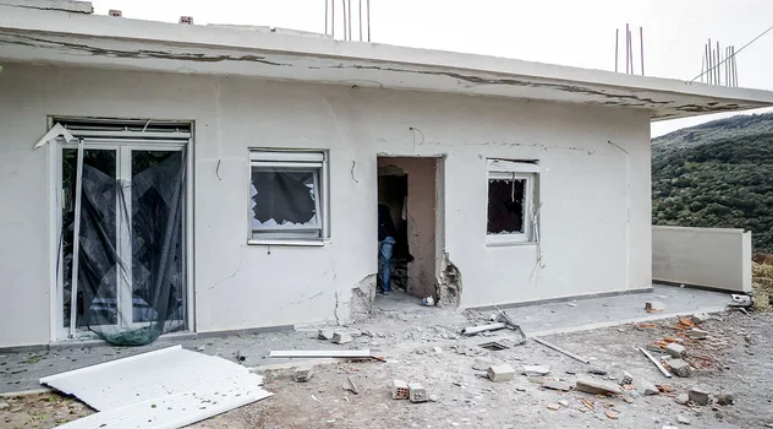 “Merre dhuratën, nuk e di nëse do të jem gjallë”/ Si u shndërrua përpjekja për faljen e gjaqeve në një arenë lufte në Greqi?