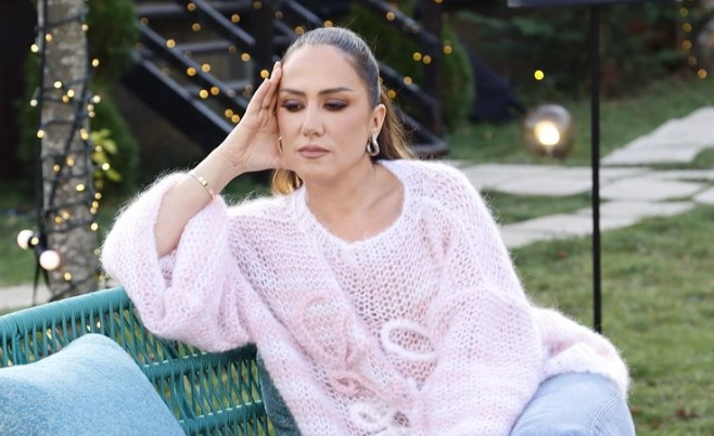 Në rënie te fr*kshme! Arbana Osmanit i ndodh ajo që se mendonte kurrë, fansat e ‘kr*qezojne’, zbulohet arsyeja