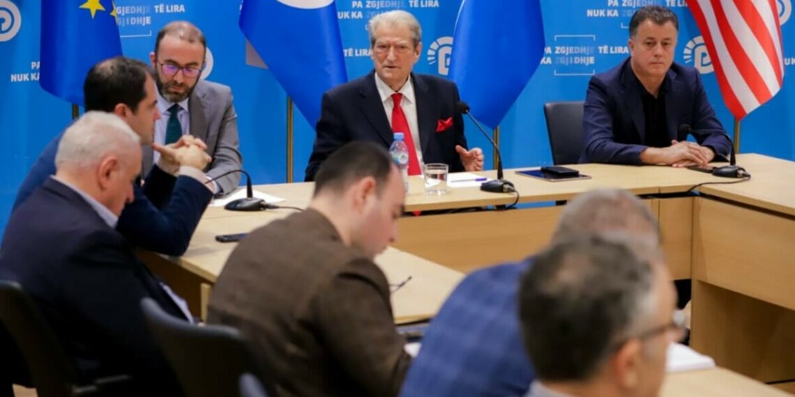 Pas humbjes së thellë, Berisha braktiset dhe nga të tijët/ Ja kush janë deputetët që nuk po e ‘begenisin’