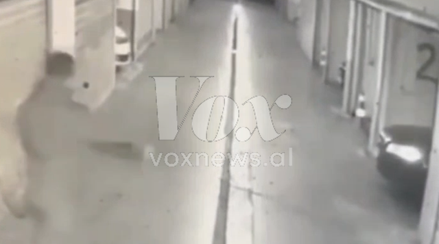 Vrasja e biznesmenit në Elbasan, del VIDEOJA kur njëri prej të dyshuarve merr makinën e krimit