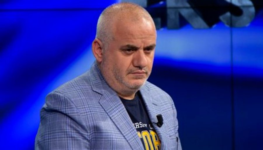 Kush u jep pasaporta greke bosëve të kr*mit? Artan Hoxha tr*ndit vendin: Si tentuan të blejnë heshtjen time!