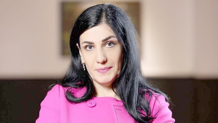 Edi Rama anashkalon Ergys Agasin dhe mbron publikisht Mirlinda Karçanajn e AKSHI-t: E njoh prej 20 vitesh, punon pa orar dhe jeton në një shtëpi me qira