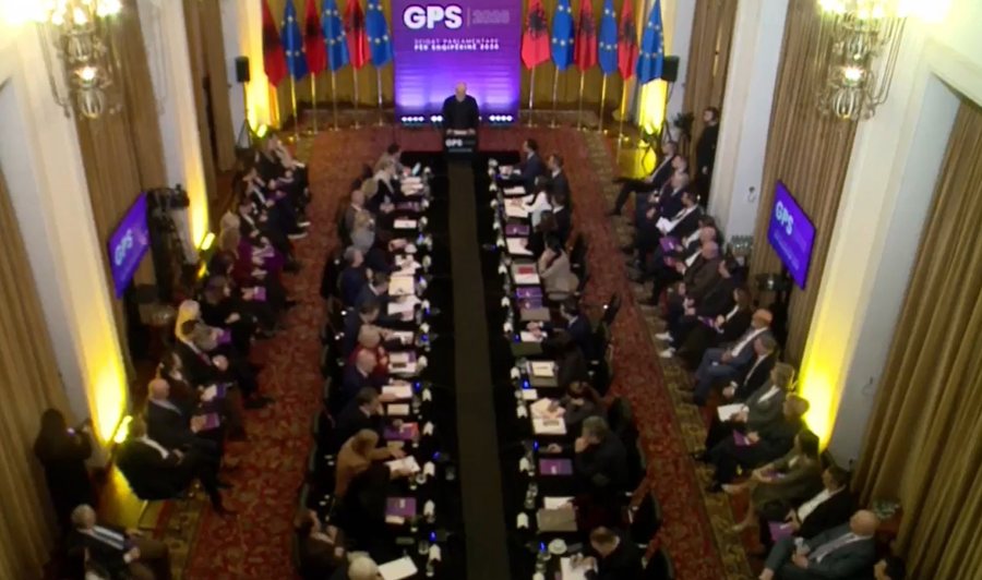 Pak pasi Rama i dërgoi LETËR Donald Trump, në telefonin e socialistëve vjen SMS urgjent