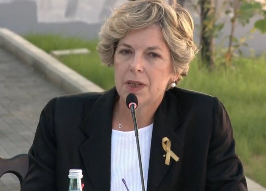 Një milionere në krye të shëndetësisë/ Nga apartamenti 1 milion Euro te llogaritë e majme, zbardhet pasuria e Evis Salës