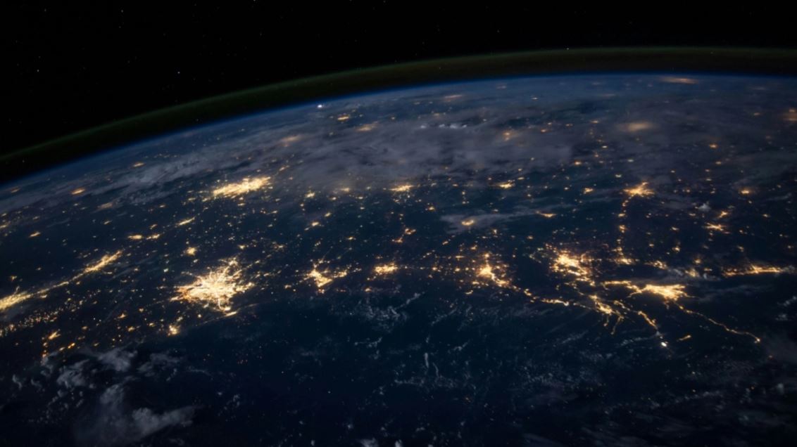 “Në gusht, Toka do humbasë gravitetin për 7 sekonda”- NASA e hedh poshtë teorinë konspirative, shpjegon çfarë do ndodhë! Eklipsi i plotë, misteri i “Projektit Anchor” dhe i 40 milionë vdekje