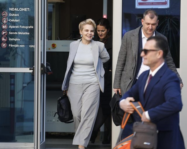 Monika Kryemadhi: Do dalin mesazhet e mia me Ramën, si ia kemi futur Metës. Ai donte Klosin, ne Veliajn