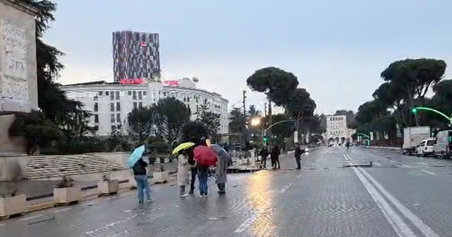 Dështon protesta kundër rritjes së çmimit të naftës para Kryeministrisë: Asnjë qytetar nuk paraqitet