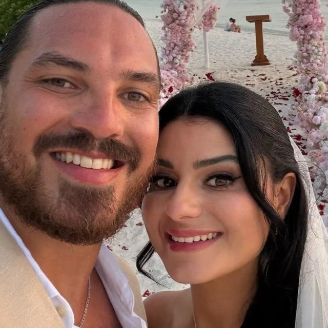 “Ishim në qiellin e nëntë”/Ikën në Maldive për t’u martuar dhe mbetën atje