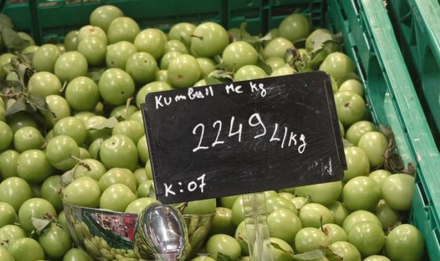 23 mijë lekë kg i kumbullave, ekspertja e ekonomisë: Autoriteti i Konkurrencës të zbresë në treg