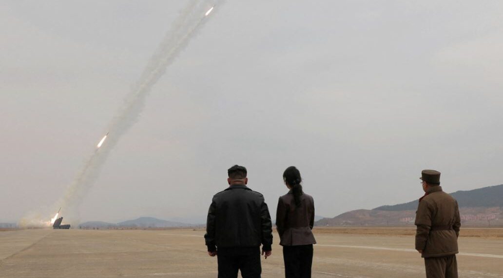 Alarm në Azi/ Koreja e Veriut lëshon raketa balistike drejt Koresë së Jugut dhe Detit të Japonisë
