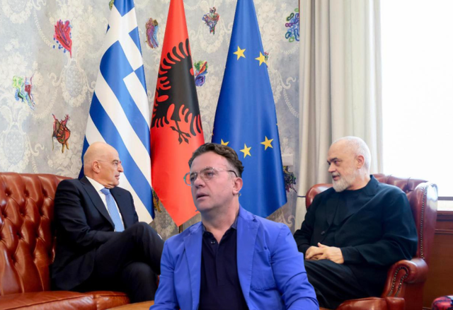 “Dendias e ka mbiemrin Dedja, vjen nga Vunoi”, Laert Vasili: PoIitika greke është “deep state” arvanitas, besonin se po bënin Shqipërinë e re ortodokse…