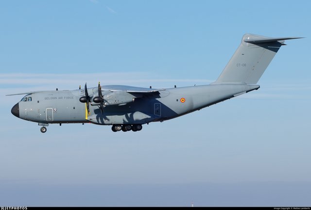 Frika nga tensionet për vendimin ndaj krerëve të UÇK, dy avionë të KFOR-it arrijnë në Kosovë
